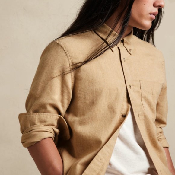 Banana Republic | Untucked Flannel Shirt in Camel | Large - Picture 2 of 7